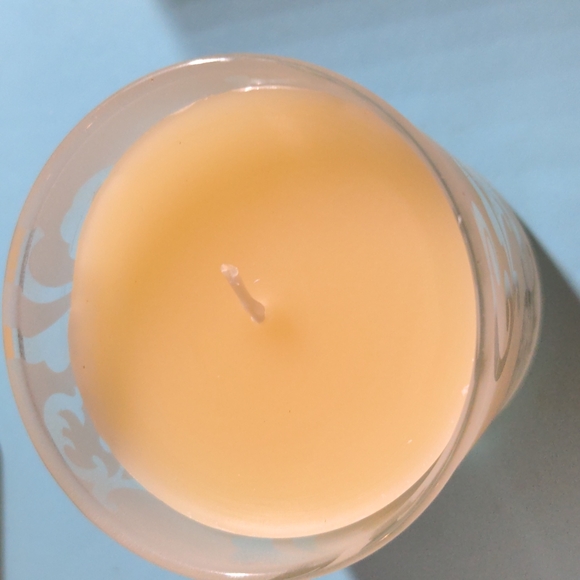 NEW in box Candle in Glass Jar Scent Indulgence Vance Kitira - Picture 4 of 6